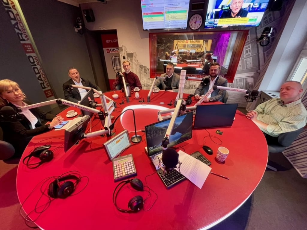 2023 02 13 Debata polityczna A. Sikora